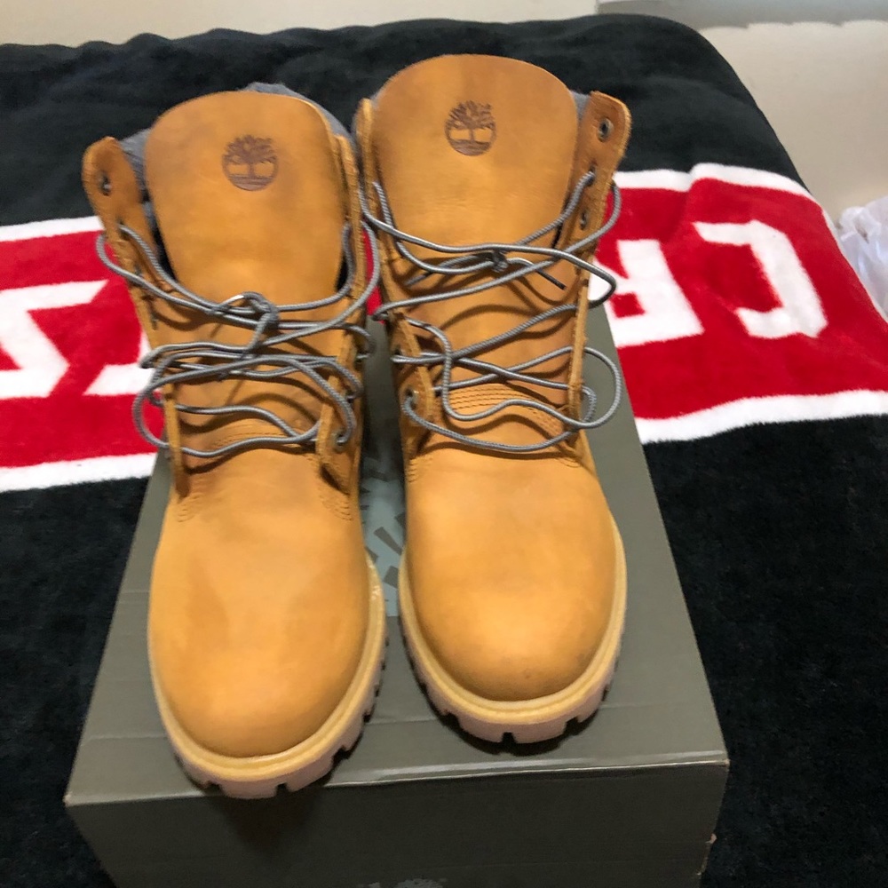 Waterproof timberlands